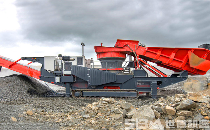 世博履带式移动破碎机破碎现场 世博履带式移动破碎机破碎现场