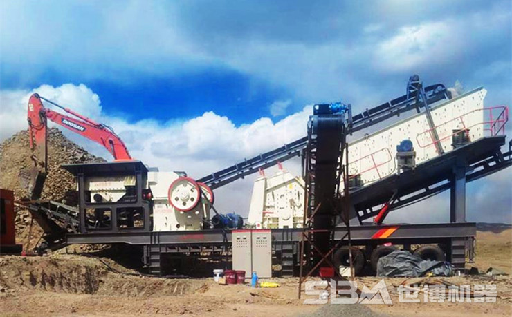 移动破碎站石料生产现场 移动破碎站石料生产现场
