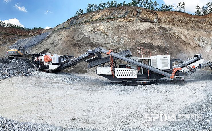 时产150吨左右履带式移动破石机现场 时产150吨左右履带式移动破石机现场